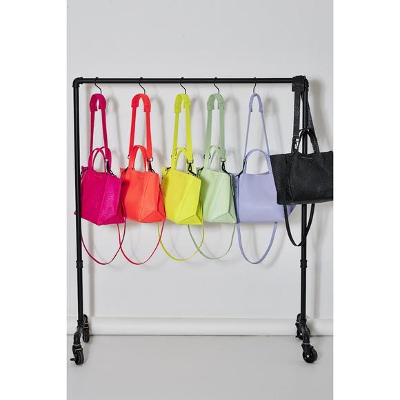 NEW AMPERSAND AS APOSTROPHE leather shoulder strap in mint python - Picture 3 of 4